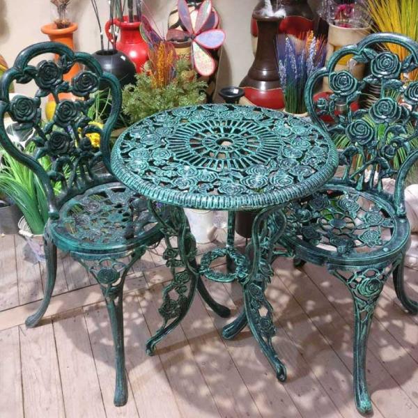 JUEGO  LA ROSA MESA RED. 55CM Y 2 SILLAS PATINA VERDE LF (LAF01)